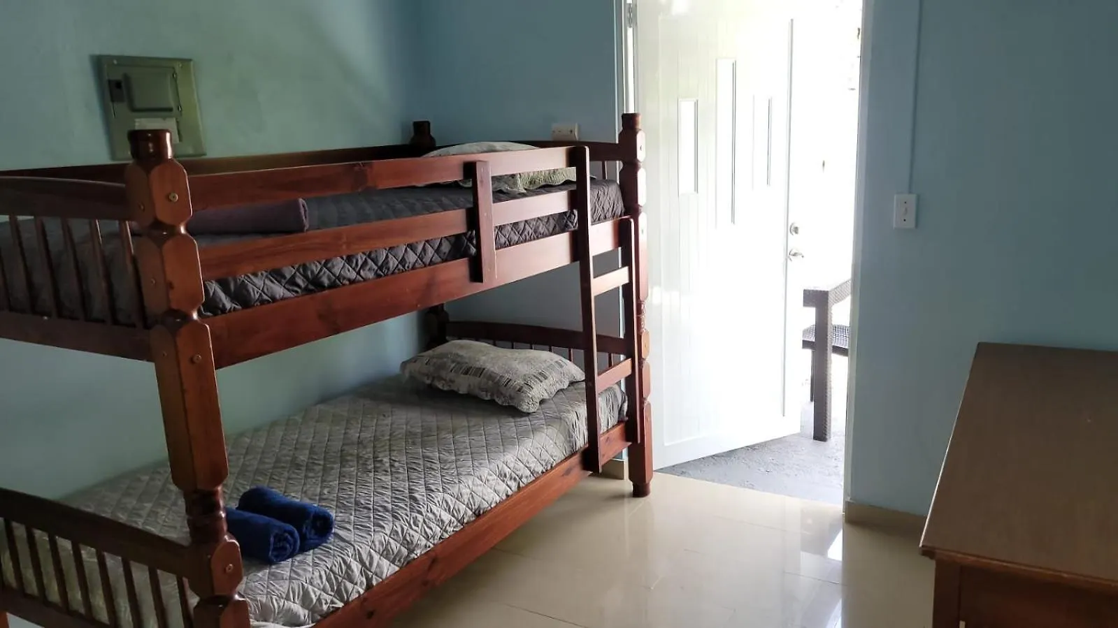 아파트 Private Studio Near Beach-Full Bath, Kitchenette, Sleeps 2, Unit 5 산후안